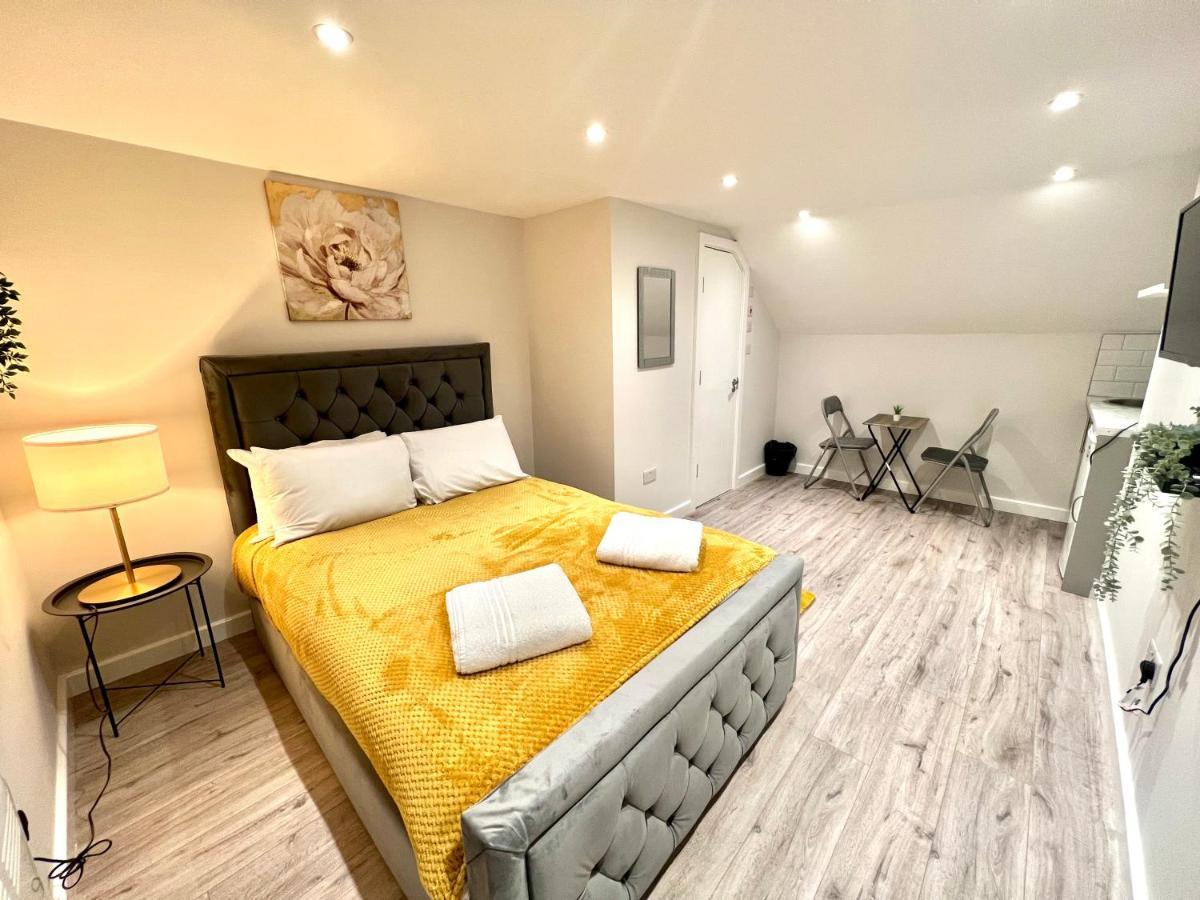 Golden Residences - Oakway Feltham Exterior foto