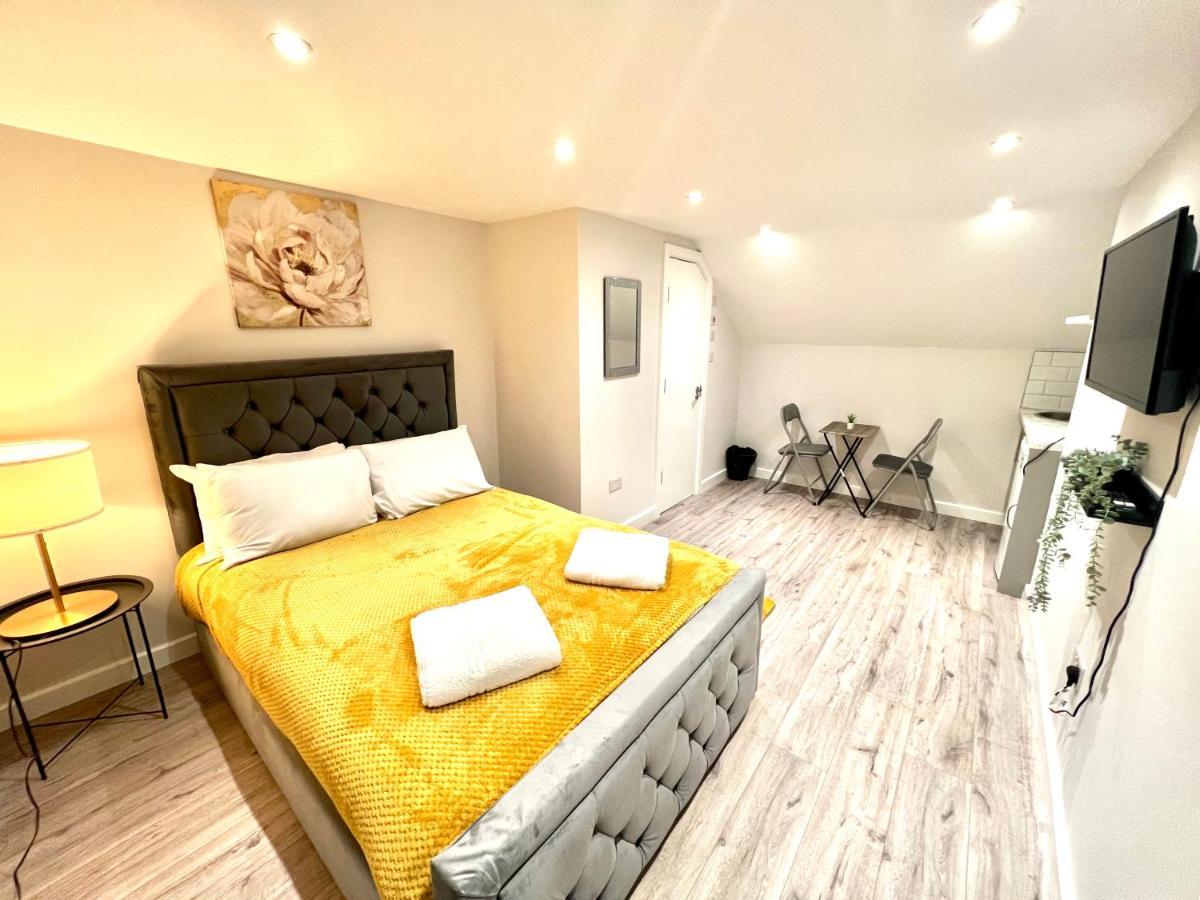 Golden Residences - Oakway Feltham Exterior foto