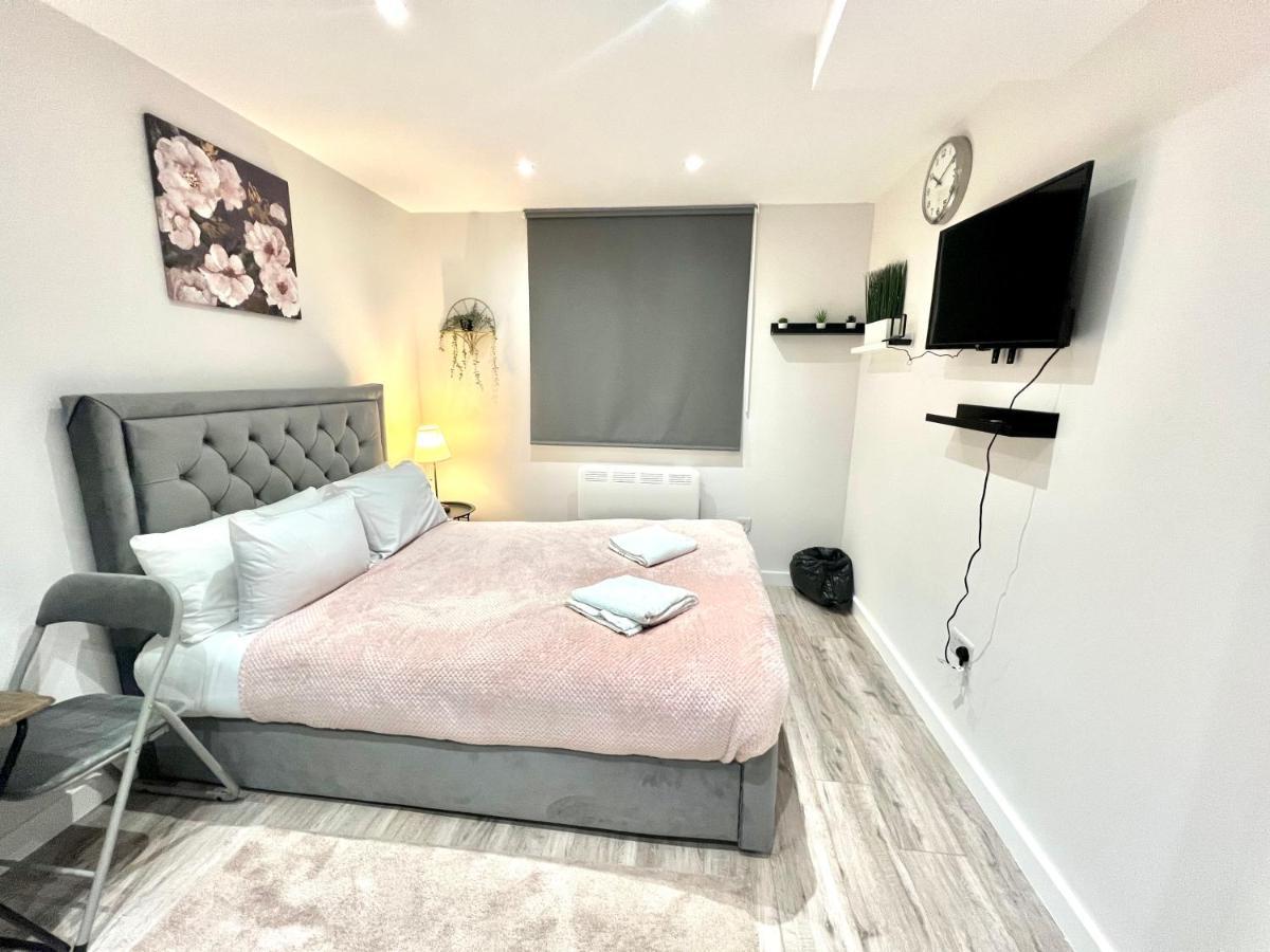 Golden Residences - Oakway Feltham Exterior foto